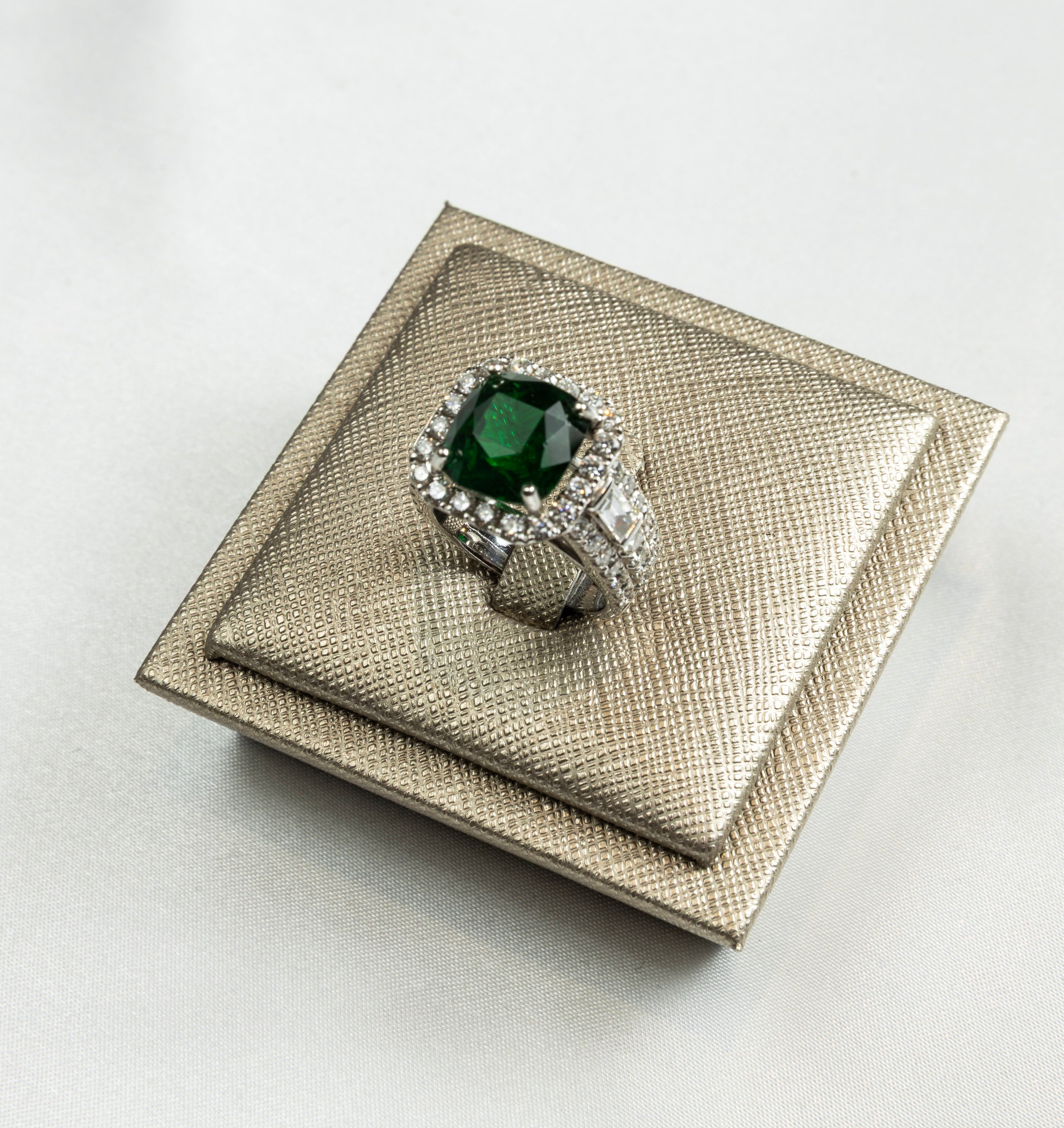 Tsavorite, Diamond Ring