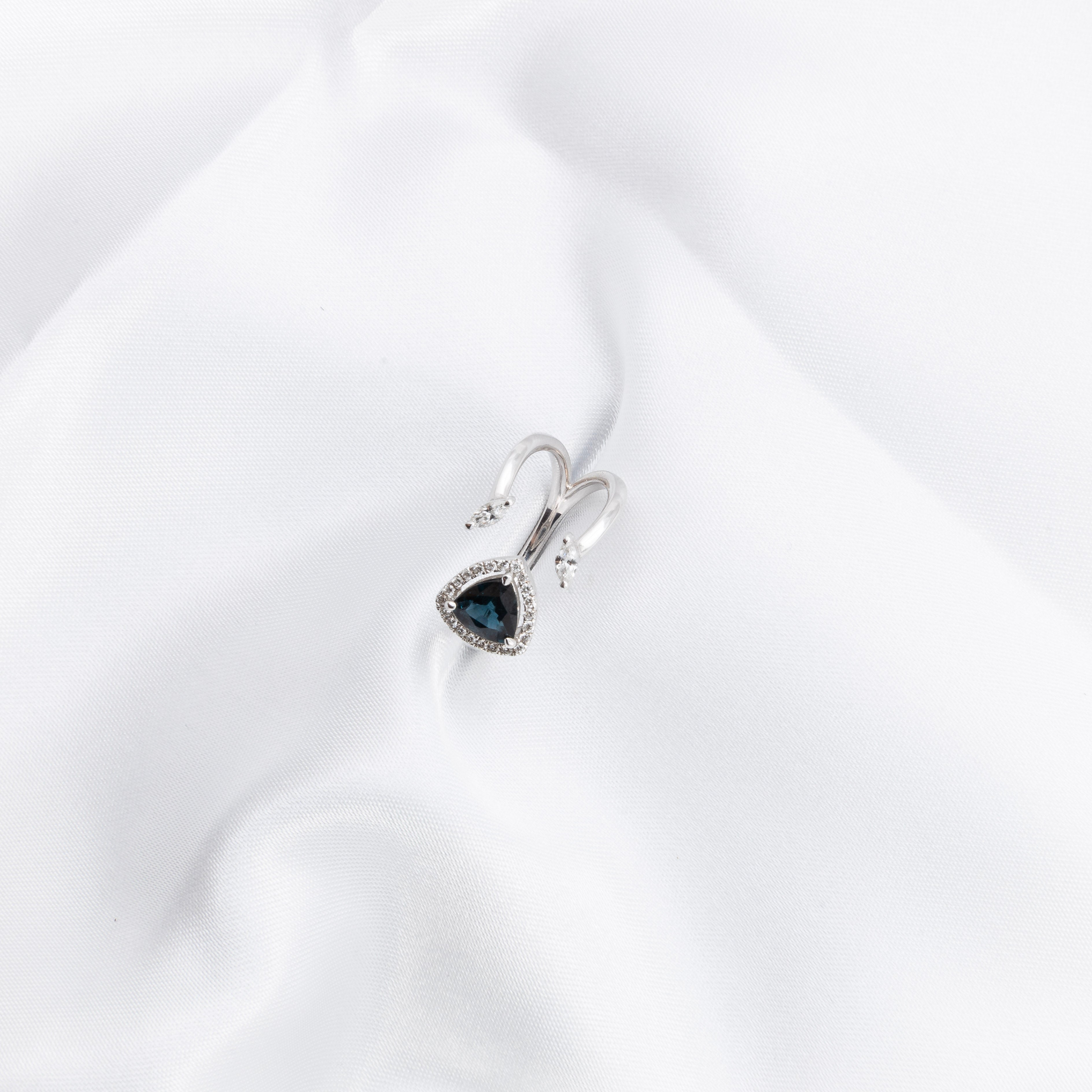 Blue Sapphire Ring With Diamonds