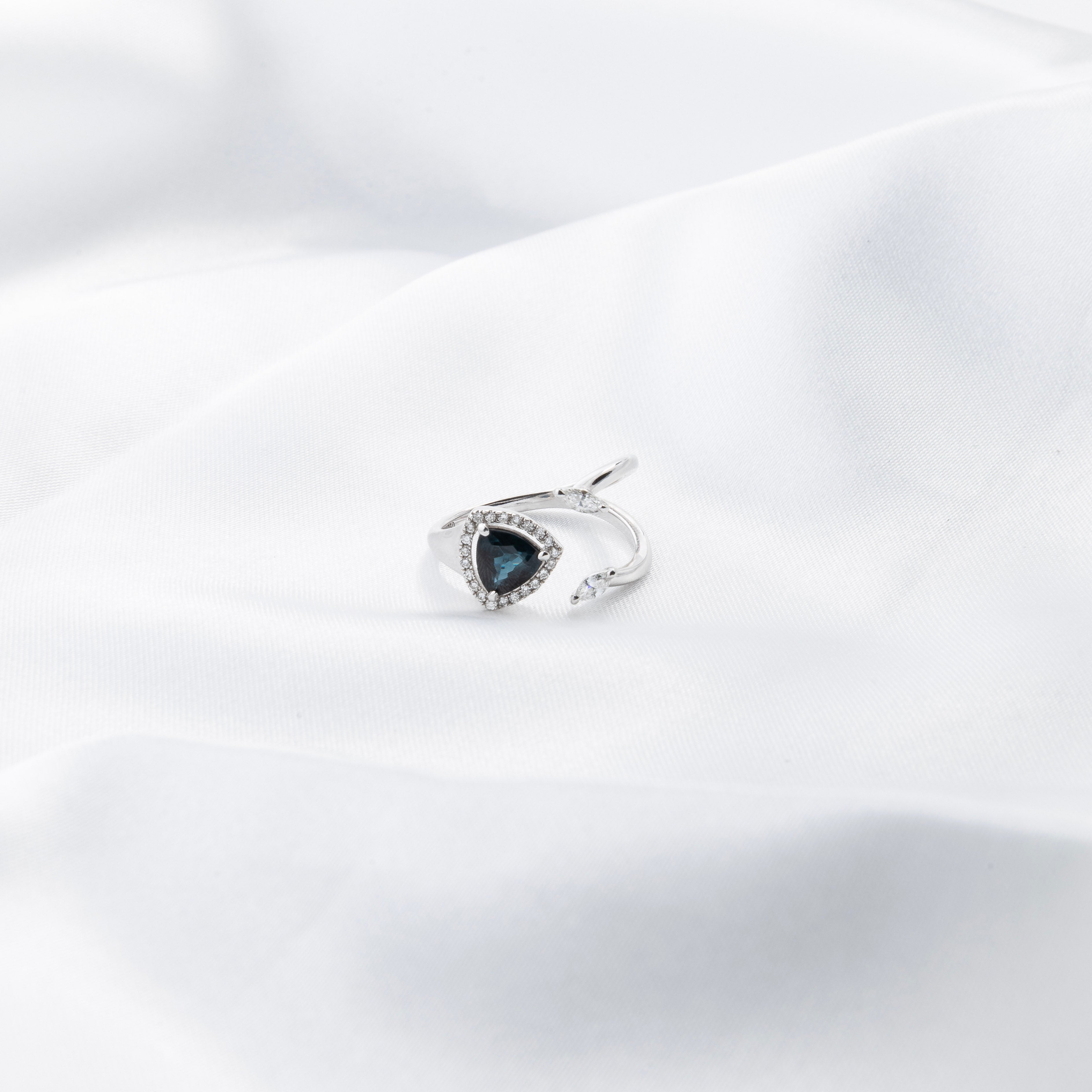 Blue Sapphire Ring With Diamonds