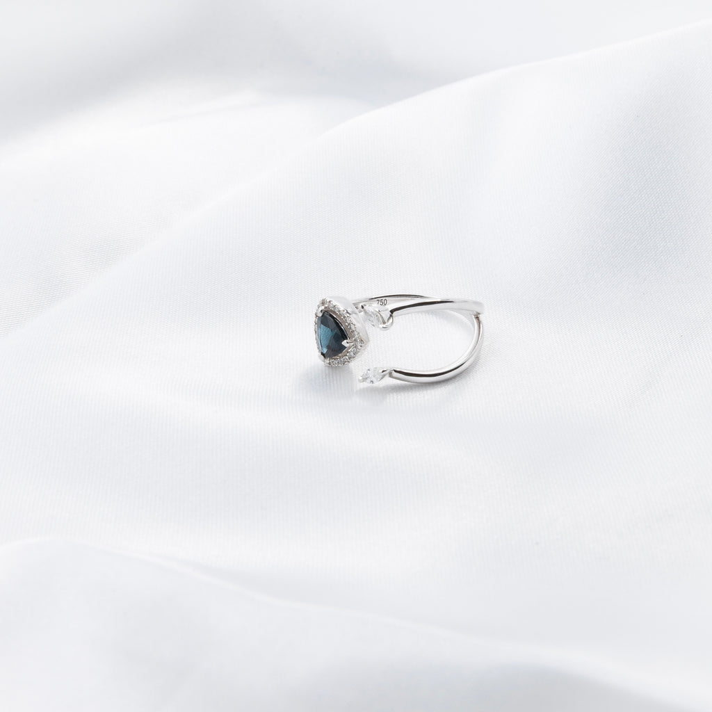 Blue Sapphire Ring With Diamonds