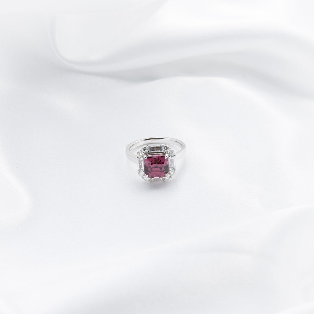 Spinel Ring With Diamond