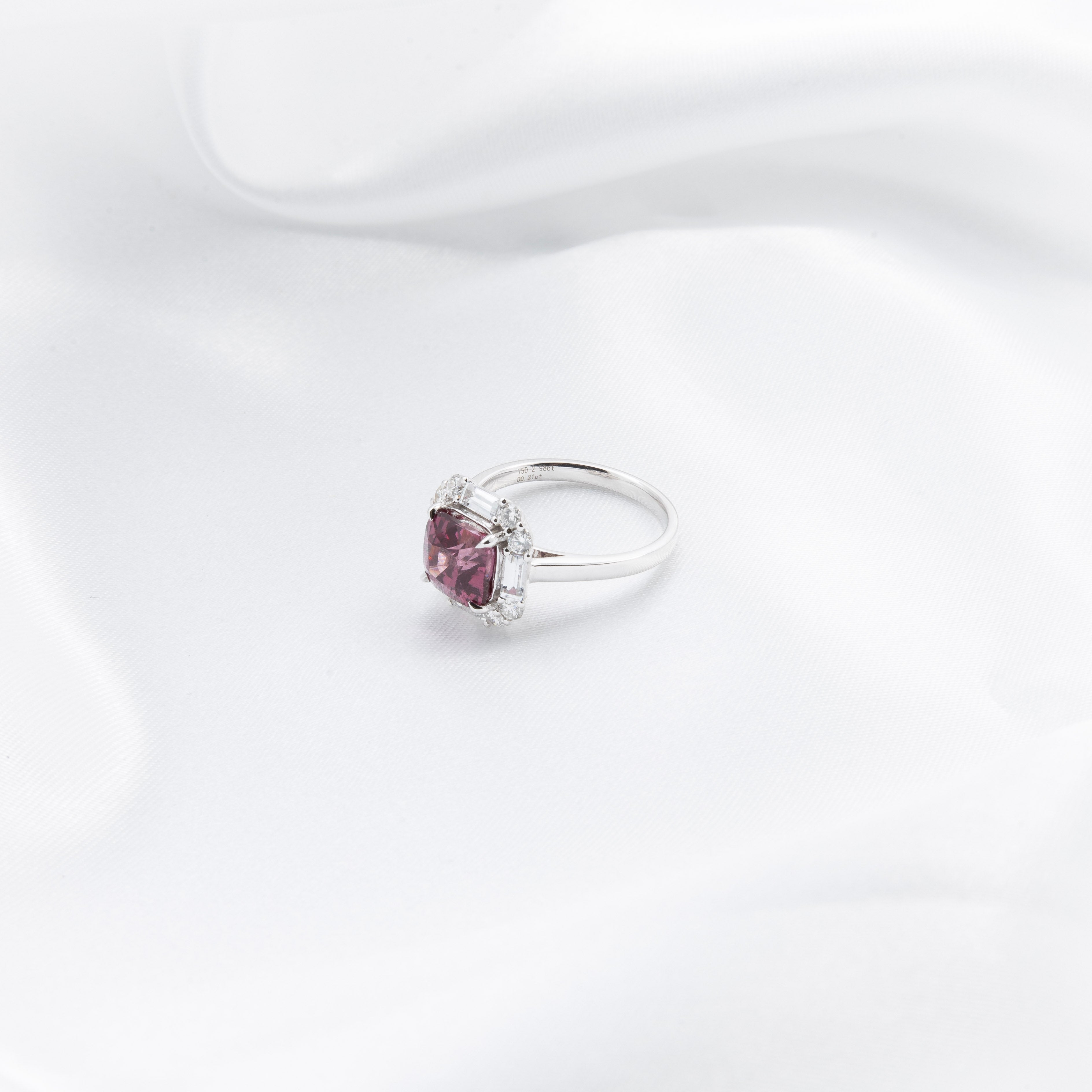 Spinel Ring With Diamond
