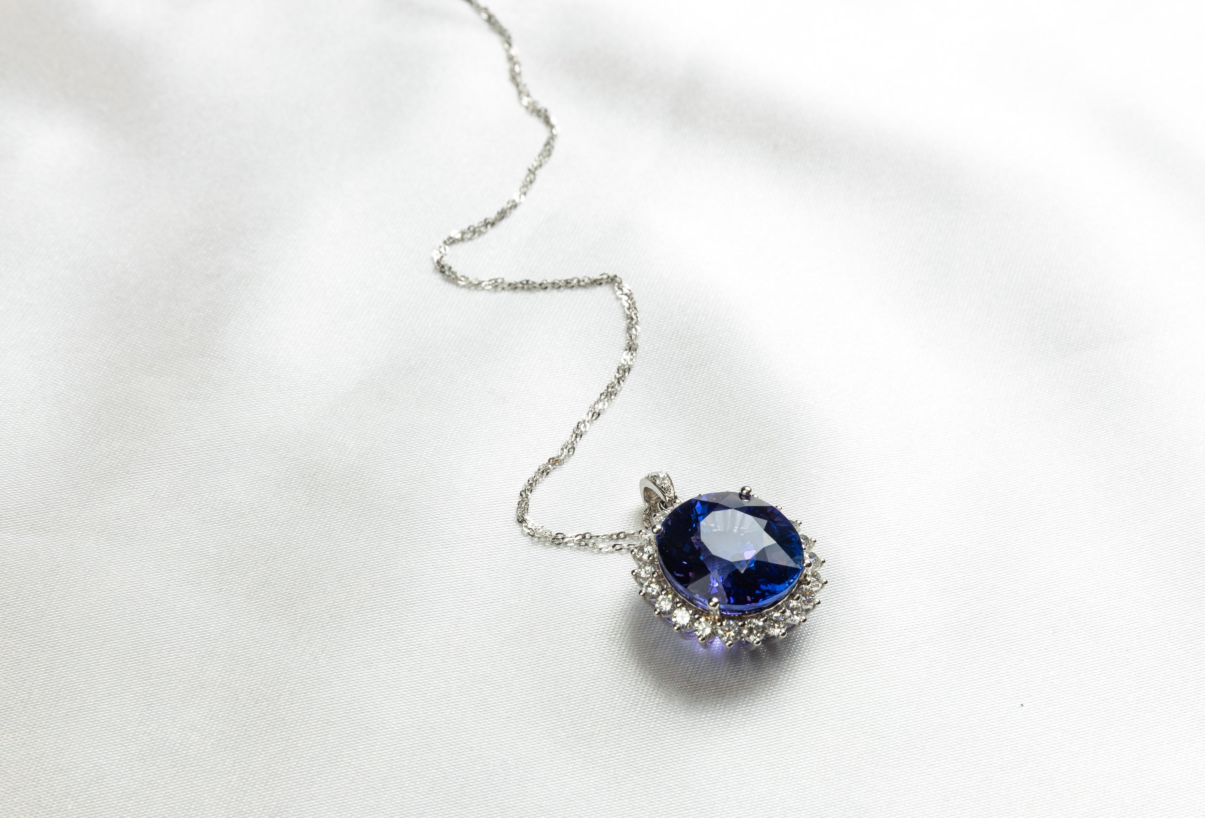 Tanzanite Diamonds Pendant