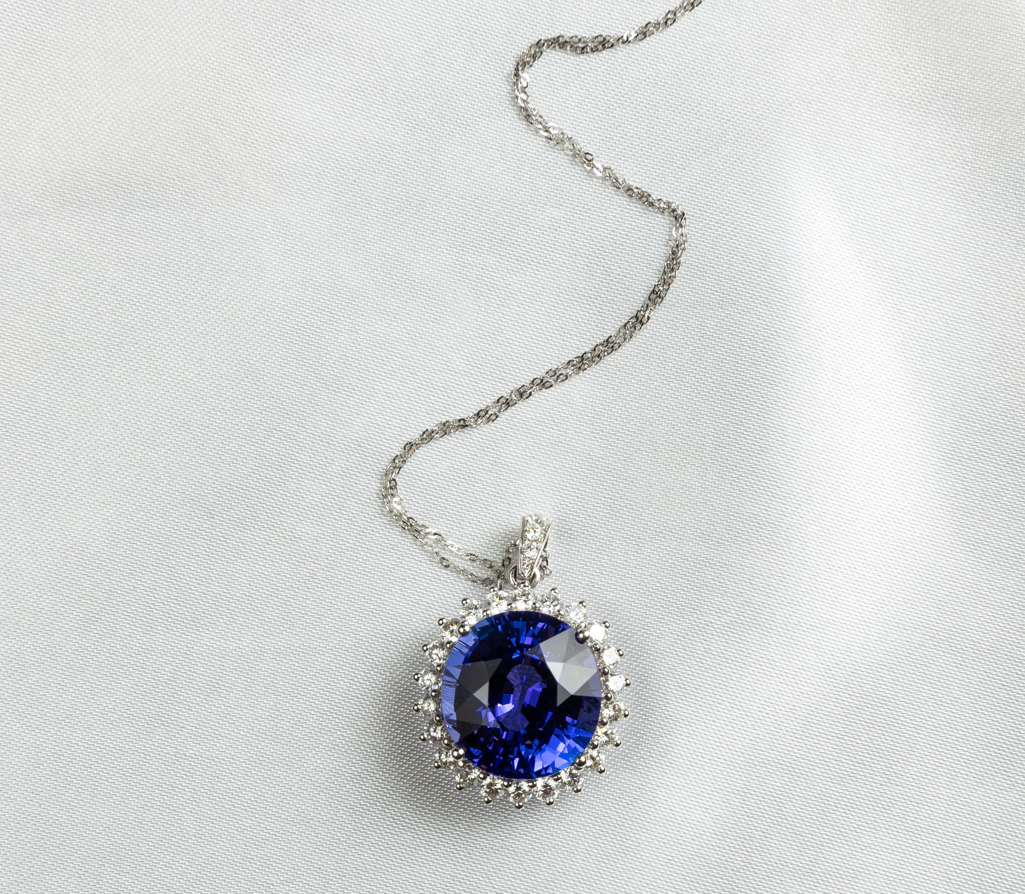 Tanzanite Diamonds Pendant
