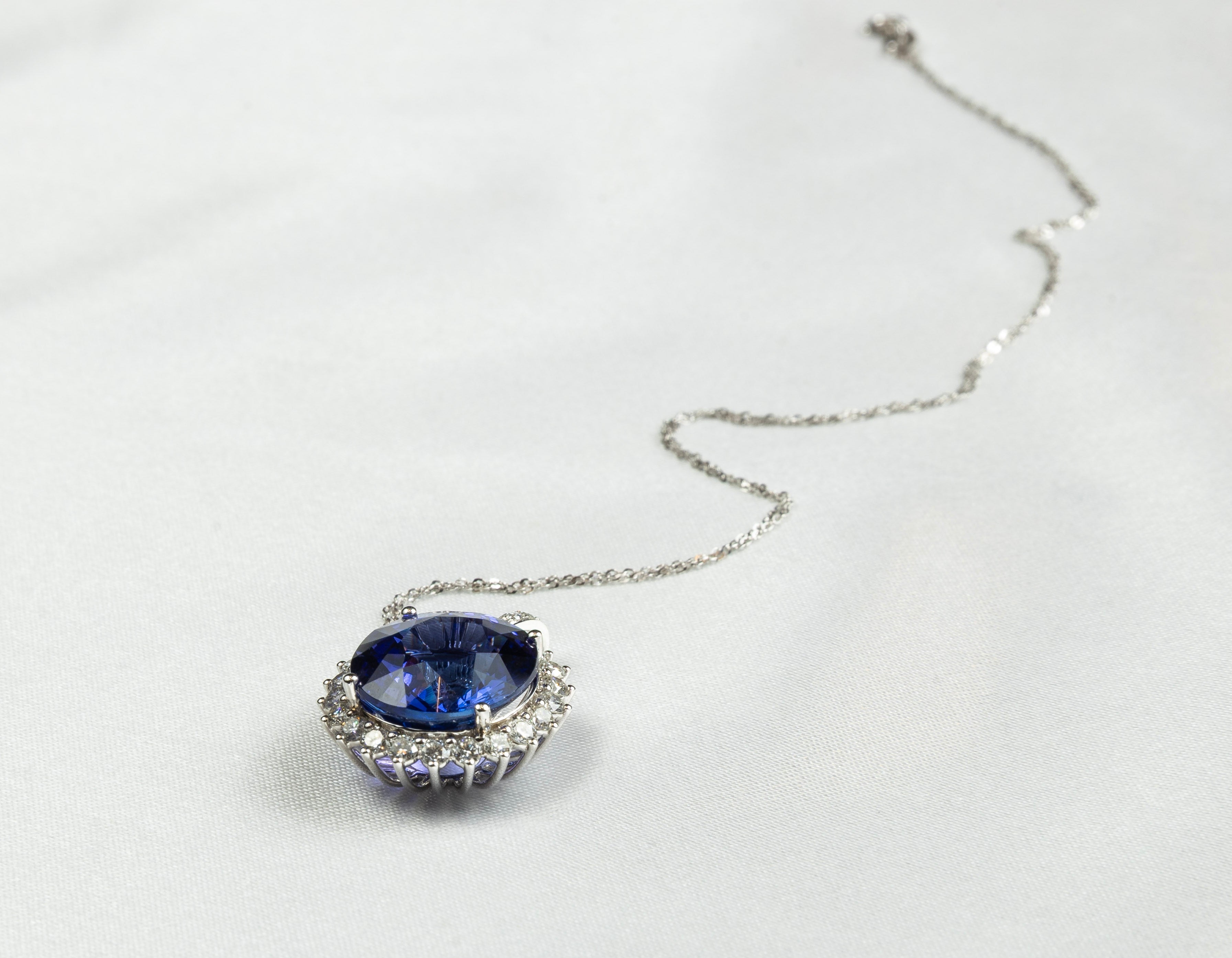 Tanzanite Diamonds Pendant
