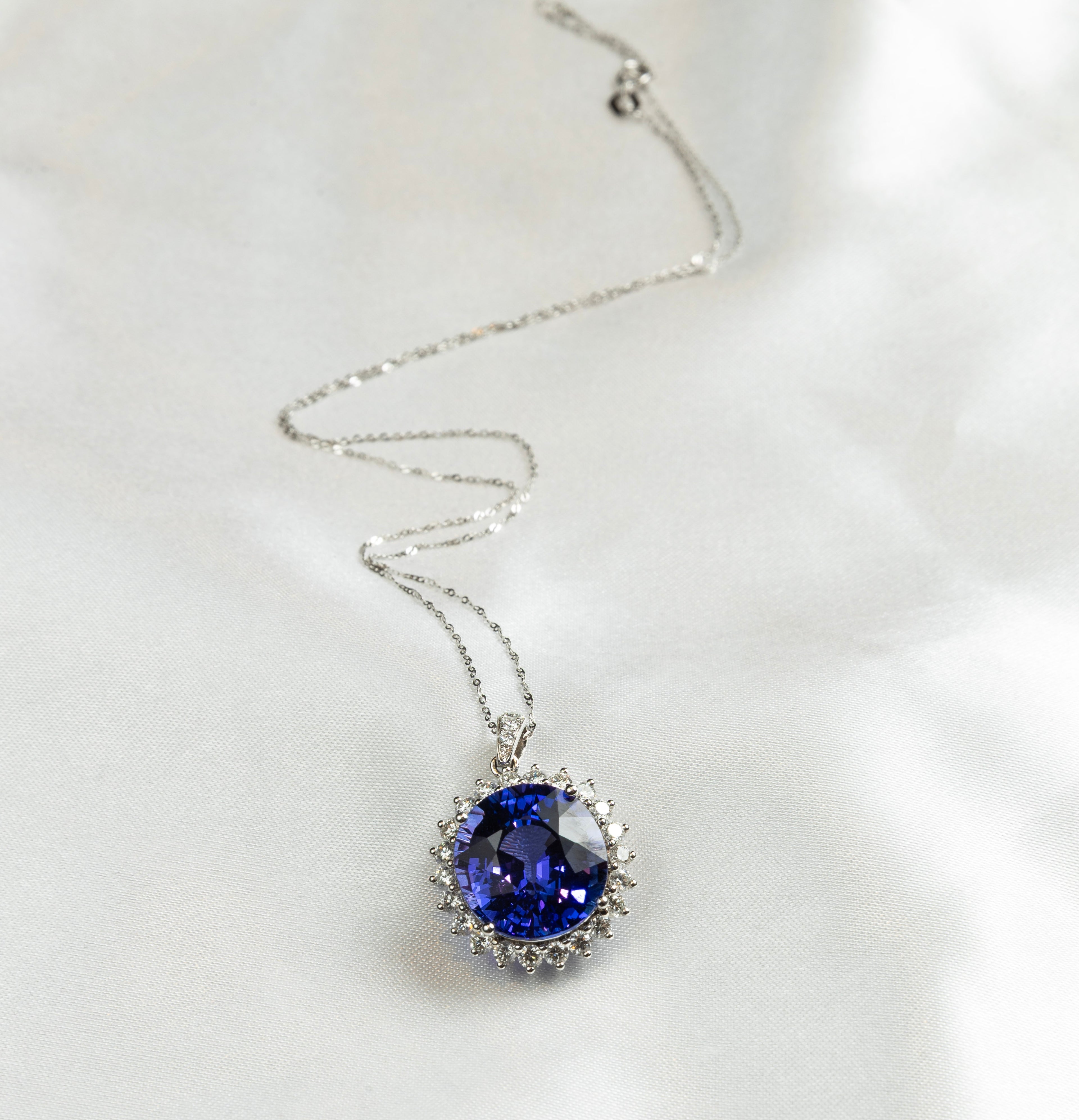 Tanzanite Diamonds Pendant