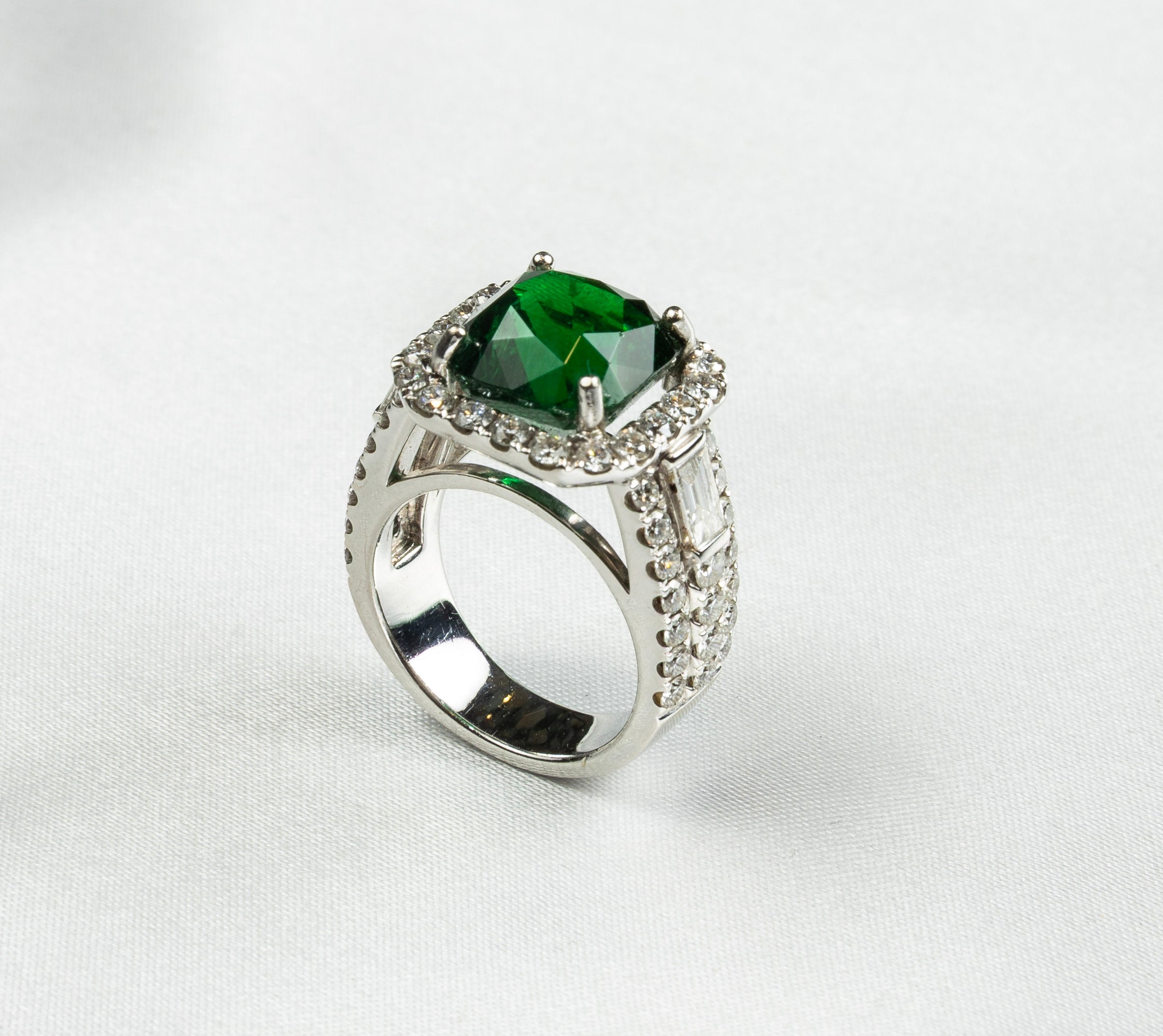 Tsavorite, Diamond Ring