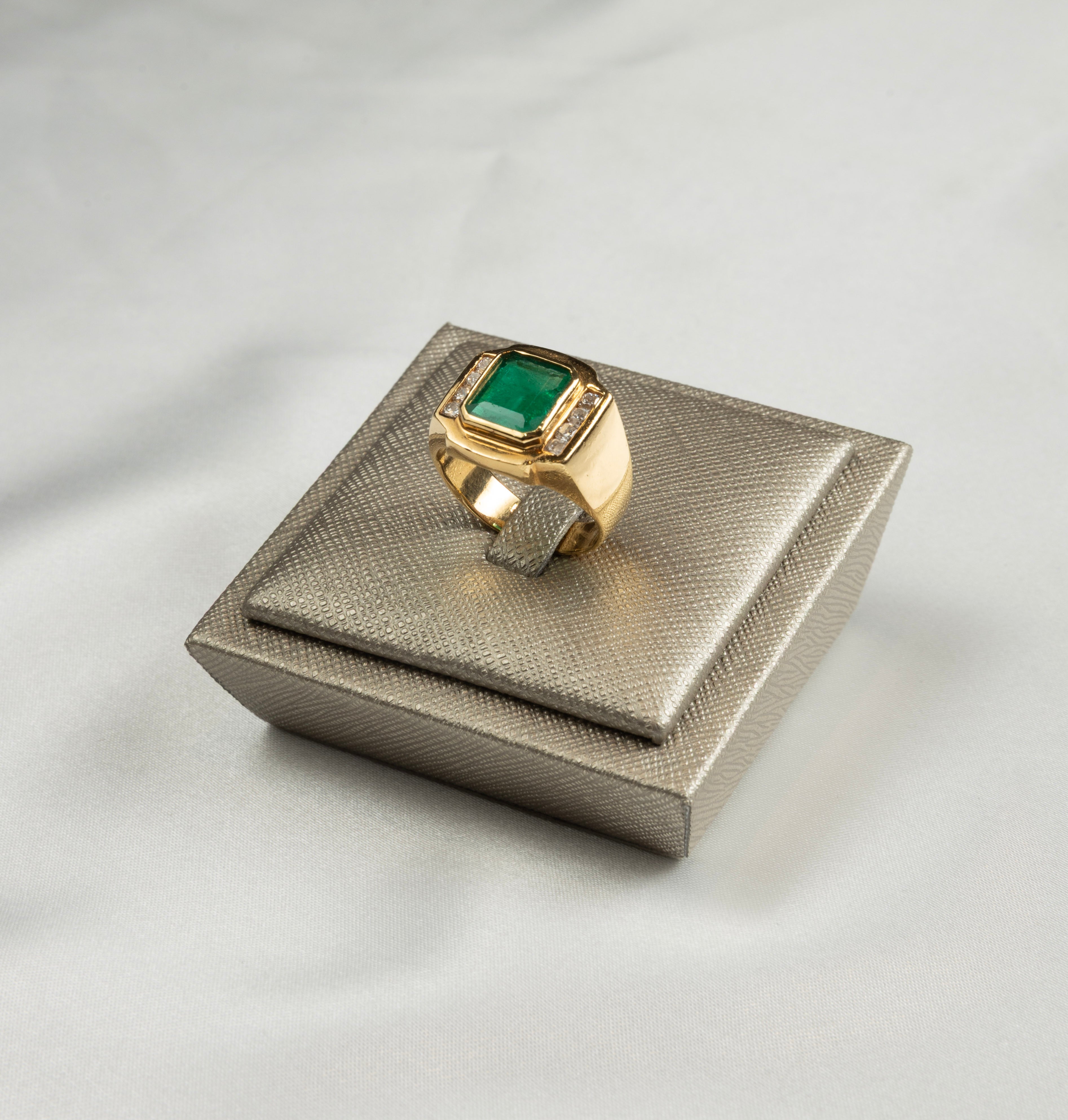 Emerald Diamond Ring