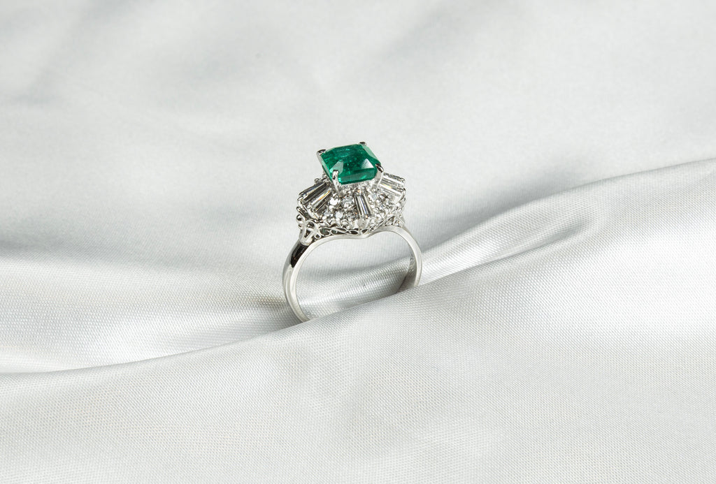 Emerald, Diamond Ring