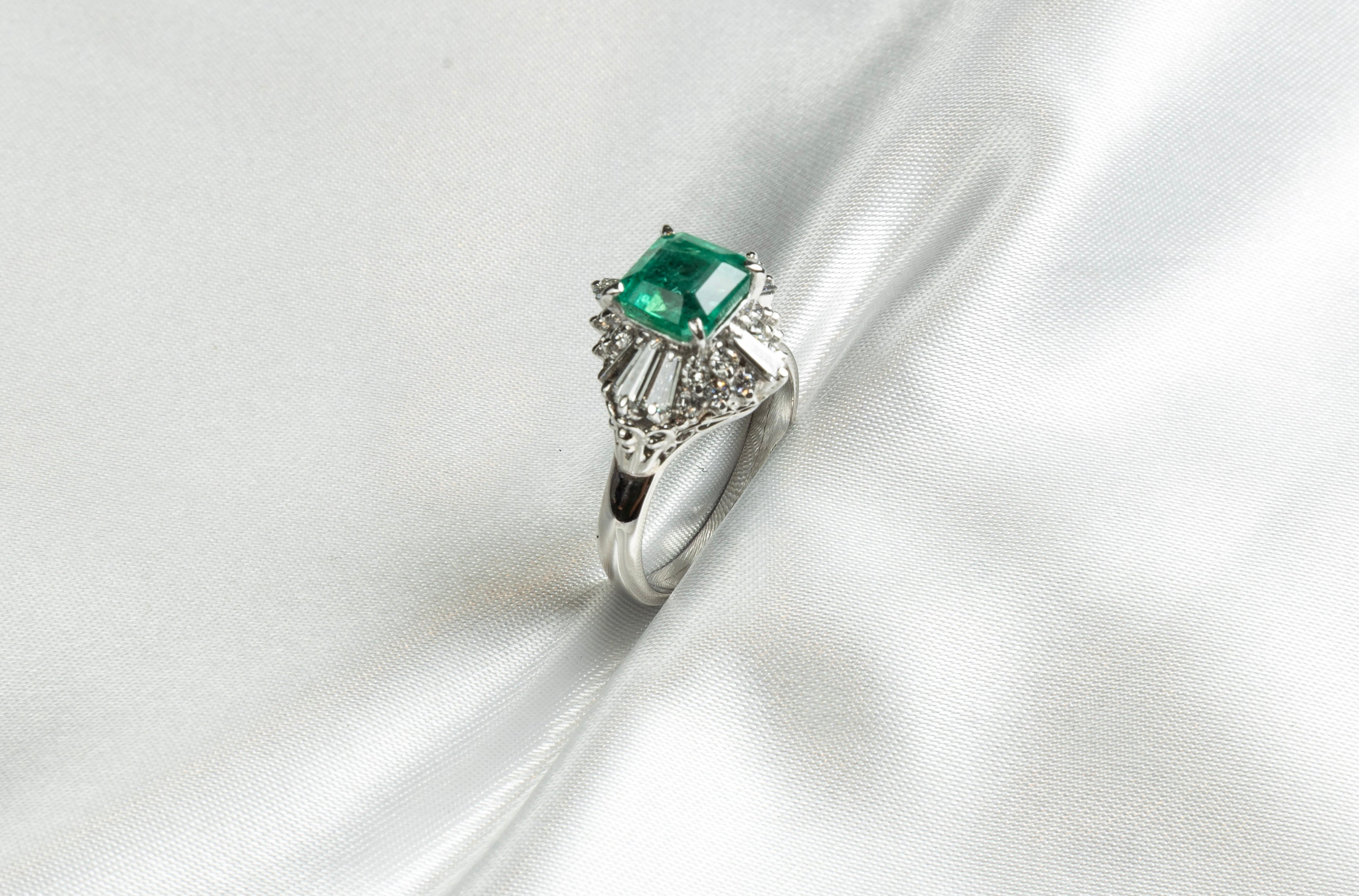 Emerald, Diamond Ring
