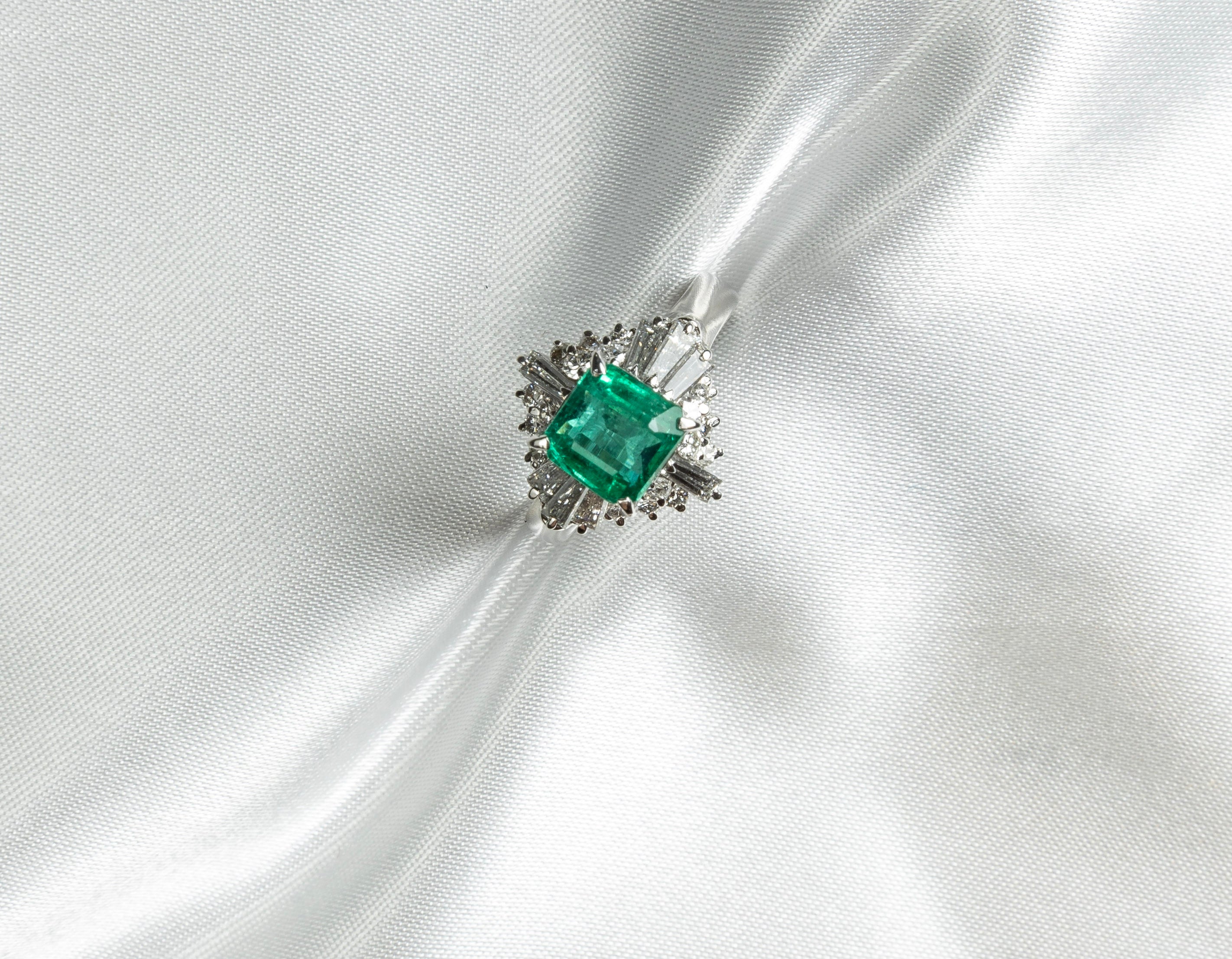 Emerald, Diamond Ring