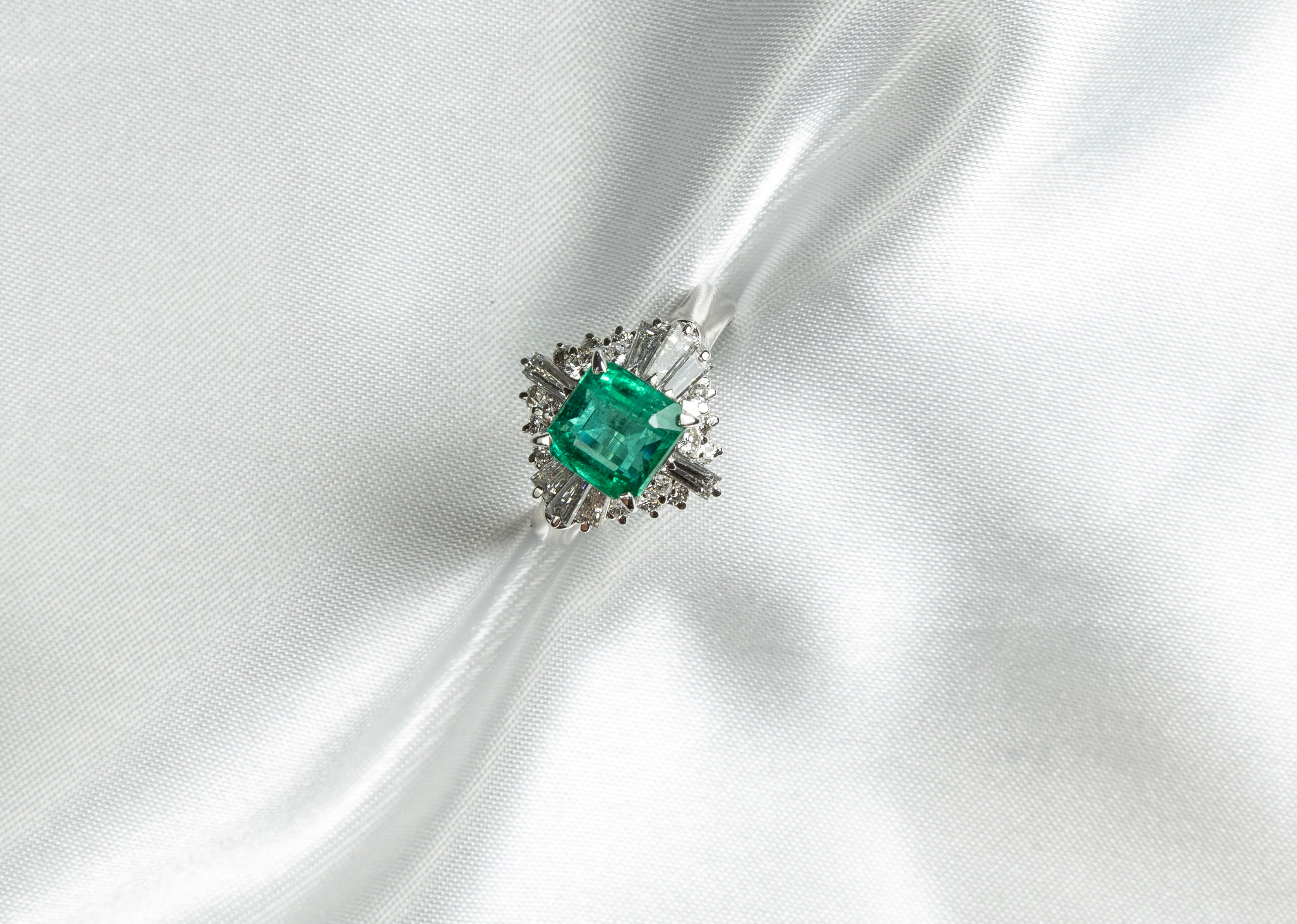 Emerald, Diamond Ring