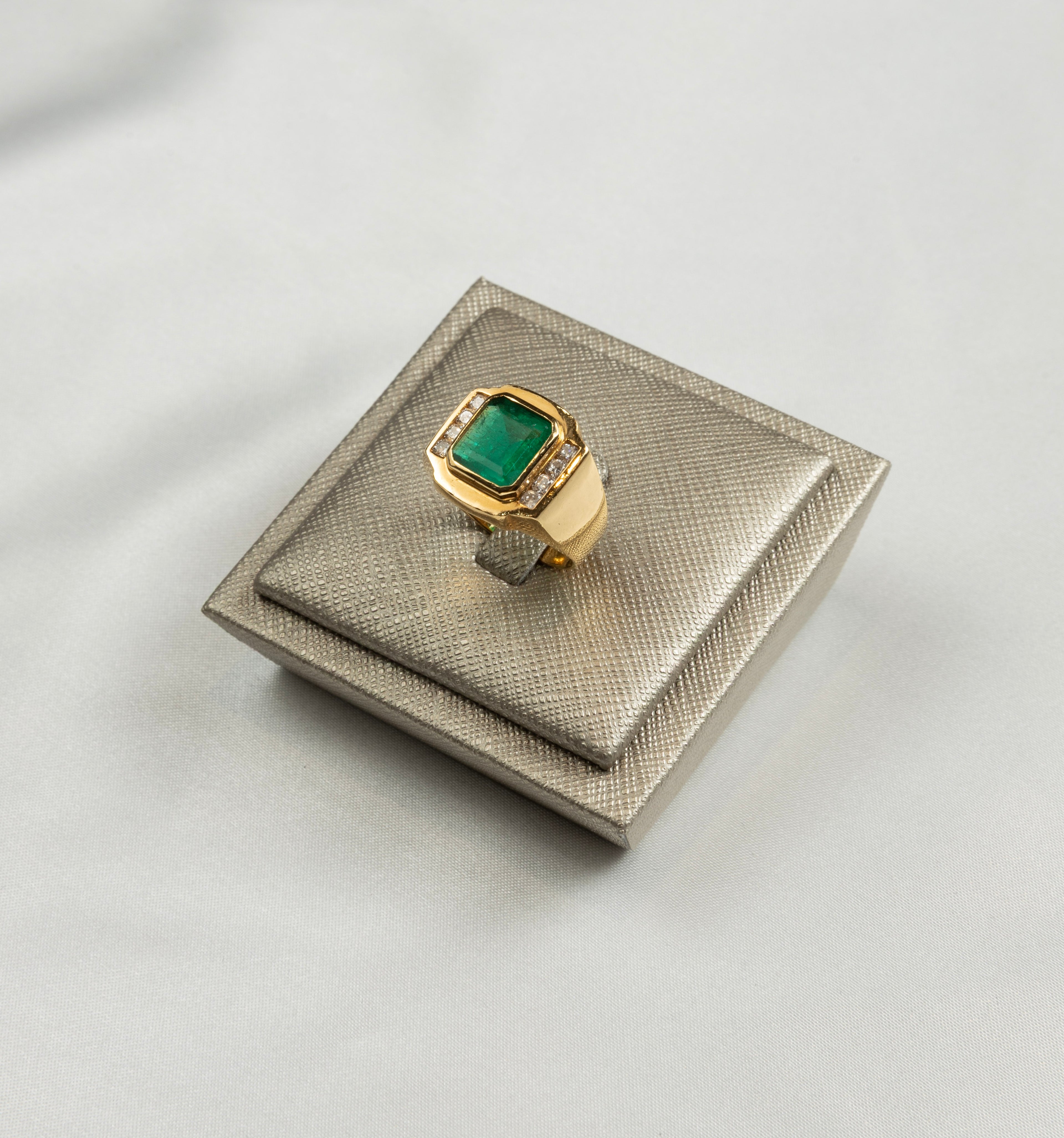 Emerald Diamond Ring